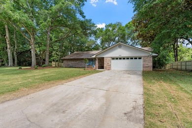 Completely Renovated 4BR/2.5BA on 3/4 Acre -- New Roof, HVAC - photo 3