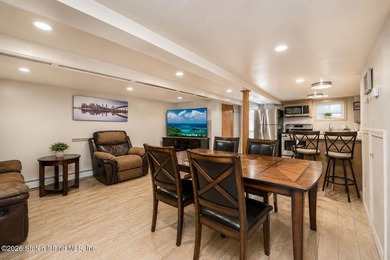 Amazing opportunity to buy this legal two family located near to - photo 5