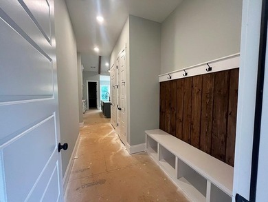 Welcome to this custom-built Modern Farmhouse, perfectly - photo 19