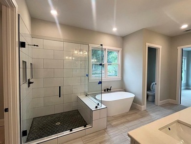 Welcome to this custom-built Modern Farmhouse, perfectly - photo 21