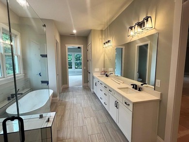 Welcome to this custom-built Modern Farmhouse, perfectly - photo 23