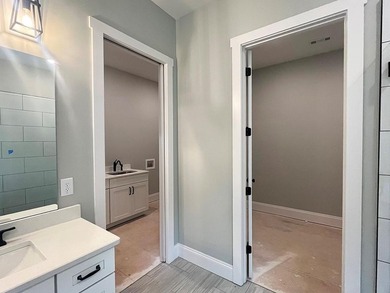 Welcome to this custom-built Modern Farmhouse, perfectly - photo 24