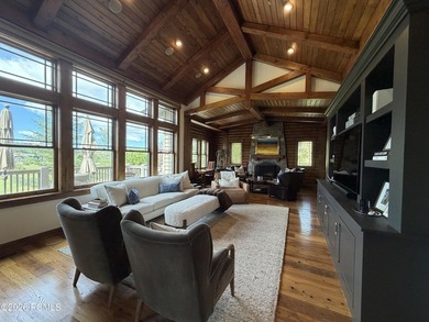 Meticulously maintained 4,037 sq. ft., 5 BR attached Tuhaye Home - photo 1