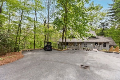 Beautifully maintained end-unit villa offering two bedrooms and - photo 7
