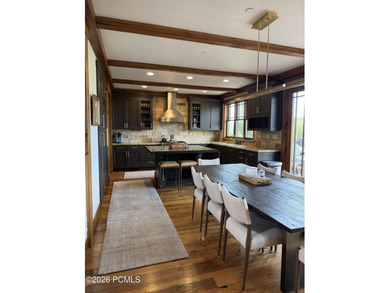Meticulously maintained 4,037 sq. ft., 5 BR attached Tuhaye Home - photo 9