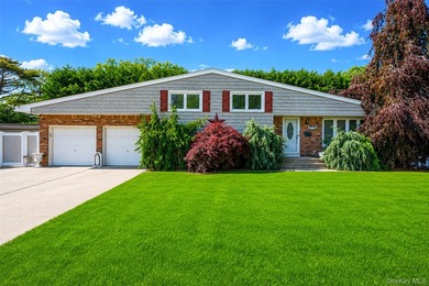 Beautifully maintained and thoughtfully updated, this spacious 4 - photo 1