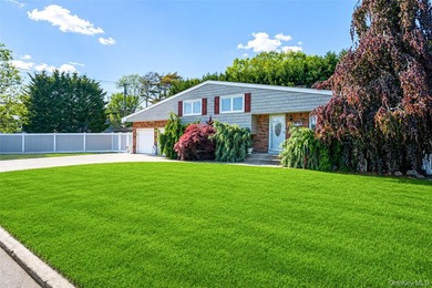 Beautifully maintained and thoughtfully updated, this spacious 4 - photo 2