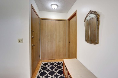 Enjoy the ease of one level living in this well maintained 2 - photo 3