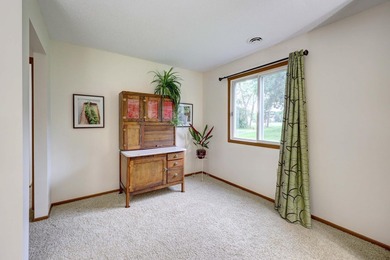 Enjoy the ease of one level living in this well maintained 2 - photo 9
