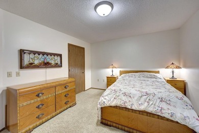 Enjoy the ease of one level living in this well maintained 2 - photo 10
