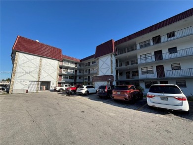 Lake Condo For Sale in Hialeah, Florida