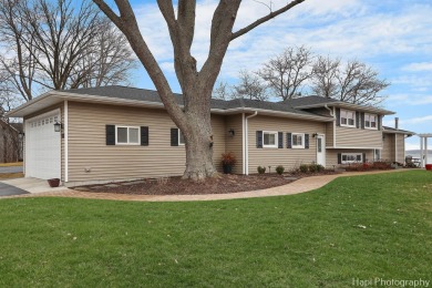 Lake Home Sale Pending in Lake Villa, Illinois