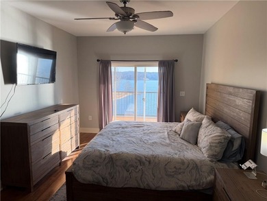Gorgeous water views you can either wake up with or unwind with - photo 5