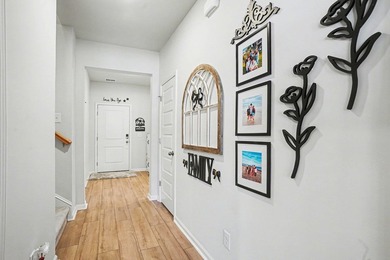 Welcome to your new home in Hidden Pines. DUAL Owner's Suites! - photo 4