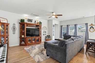 Welcome to your new home in Hidden Pines. DUAL Owner's Suites! - photo 7