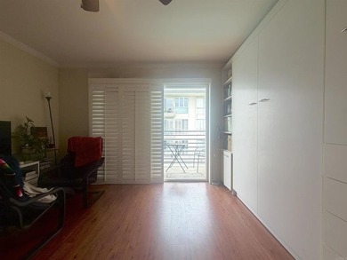 Live the Point Loma coastal lifestyle in this light-filled - photo 3