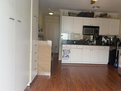 Live the Point Loma coastal lifestyle in this light-filled - photo 4
