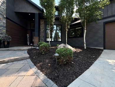 Rare opportunity on Pelican Lake! Built in 2020, this impressive - photo 9