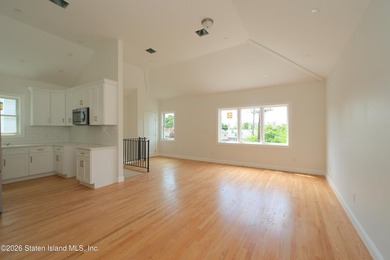 Brand-new construction two-family home in a prime Staten Island - photo 4