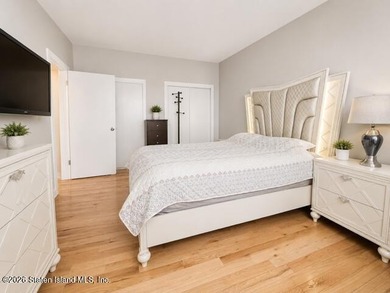 Welcome to Chateau Villa - a private, tree-lined community - photo 3