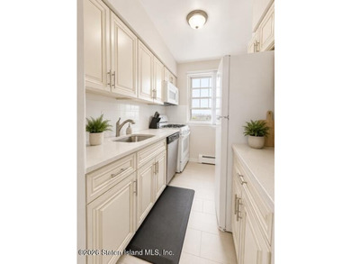 Welcome to Chateau Villa - a private, tree-lined community - photo 8