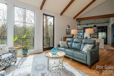 Luxury mountain living at its finest in this one-level, stunning - photo 8