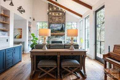 Luxury mountain living at its finest in this one-level, stunning - photo 9