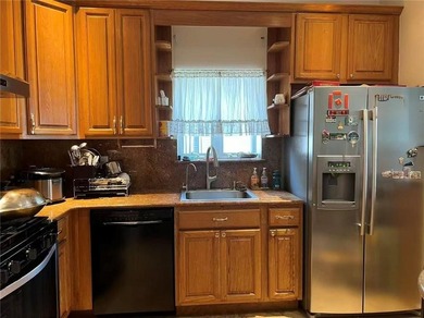 Beautifully updated 3-bedroom, 1.5-bath condo featuring modern - photo 3