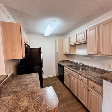 LOCATION, LOCATION, LOCATION. Welcome to this long-term rent - photo 10