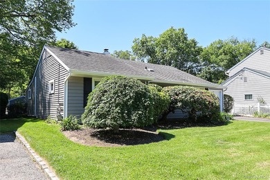 Charming one-level ranch offering easy living and modern - photo 3