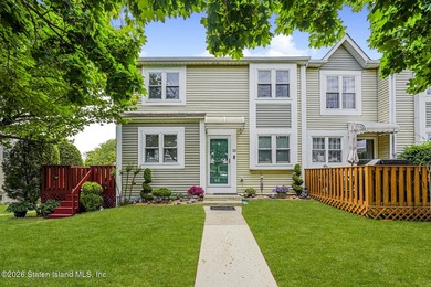 Welcome to this beautifully updated single-family townhouse in - photo 1