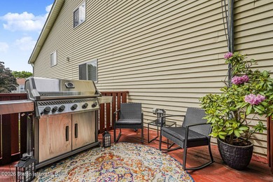 Welcome to this beautifully updated single-family townhouse in - photo 4