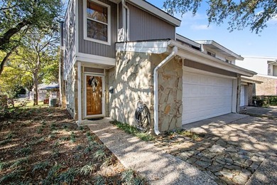 Lake Townhome/Townhouse For Sale in Carrollton, Texas