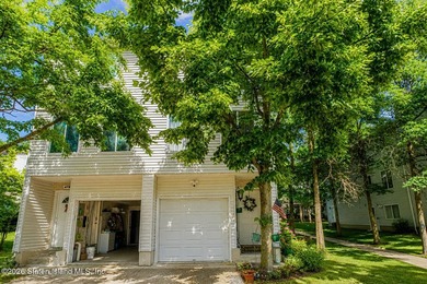 This adorable townhome has everything you need! A - photo 2