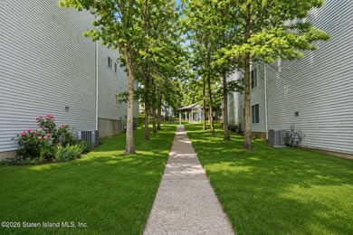 This adorable townhome has everything you need! A - photo 3