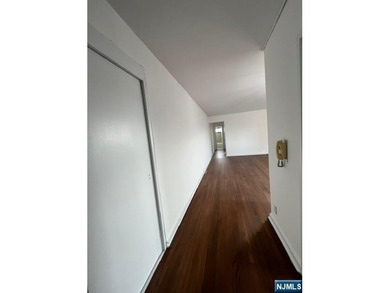 Beautifully Renovated Bright and Spacious South Facing 1-bedroom