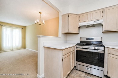 This adorable townhome has everything you need! A - photo 4
