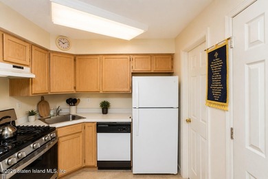 This adorable townhome has everything you need! A - photo 5
