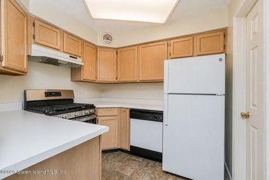 This adorable townhome has everything you need! A - photo 6