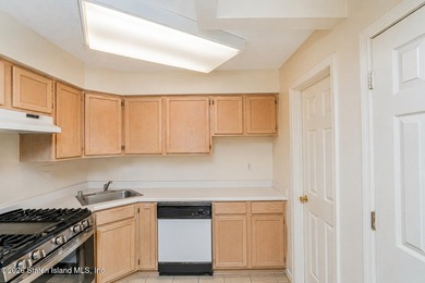 This adorable townhome has everything you need! A - photo 7