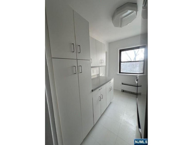 Beautifully Renovated Bright and Spacious South Facing 1-bedroom