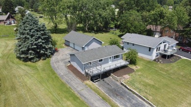 Lake Home For Sale in Lake Summerset, Illinois
