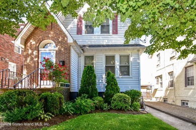 WELCOME TO 592 OAKLAND AVENUE . THIS BEAUTIFUL 3 BEDROOM - photo 2