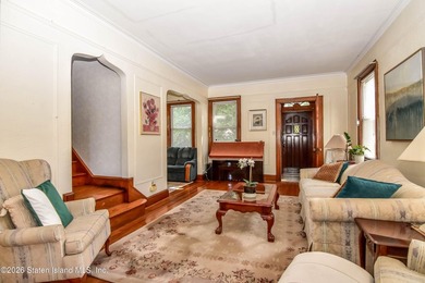 WELCOME TO 592 OAKLAND AVENUE . THIS BEAUTIFUL 3 BEDROOM - photo 3