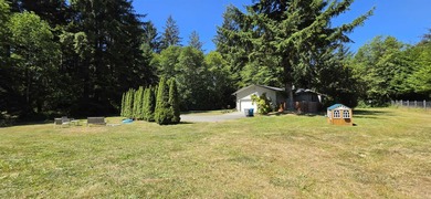 2 bedroom, 2 bath home on a spacious 1-acre lot in a peaceful - photo 17