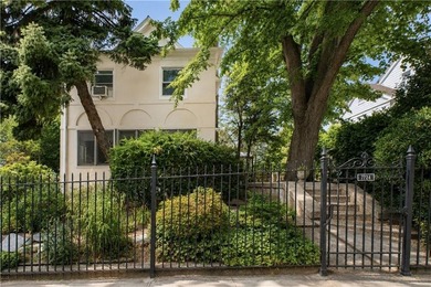 Welcome to 7724 Ridge Boulevard, a truly special Bay Ridge - photo 3