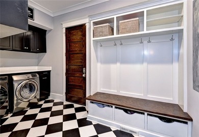 Unbelievable new price and  opportunity! Step into this stunning - photo 28