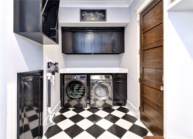 Unbelievable new price and  opportunity! Step into this stunning - photo 29