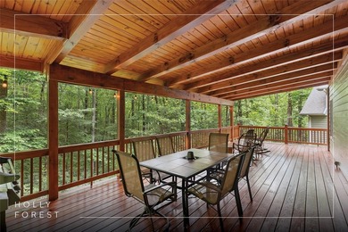 Nestled at the end of a quiet cul-de-sac in Sapphire Valley - photo 4
