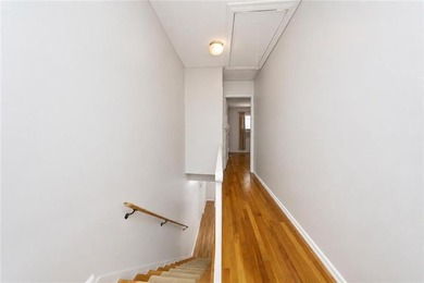 Welcome to 176 Tysens Lane, a beautifully maintained corner - photo 9